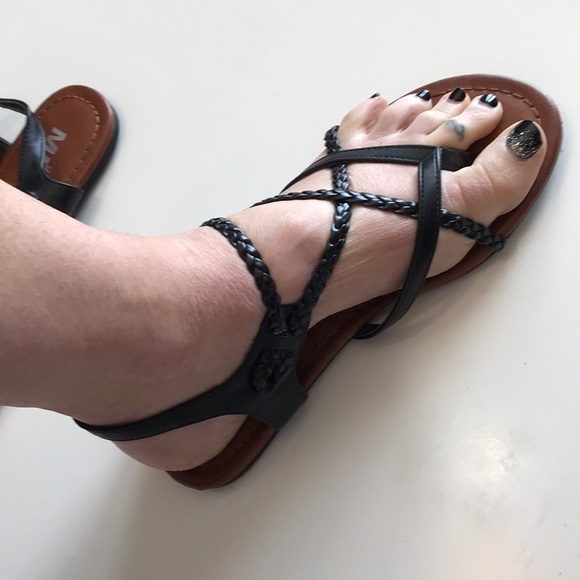 Sandals - Picture 3 of 3
